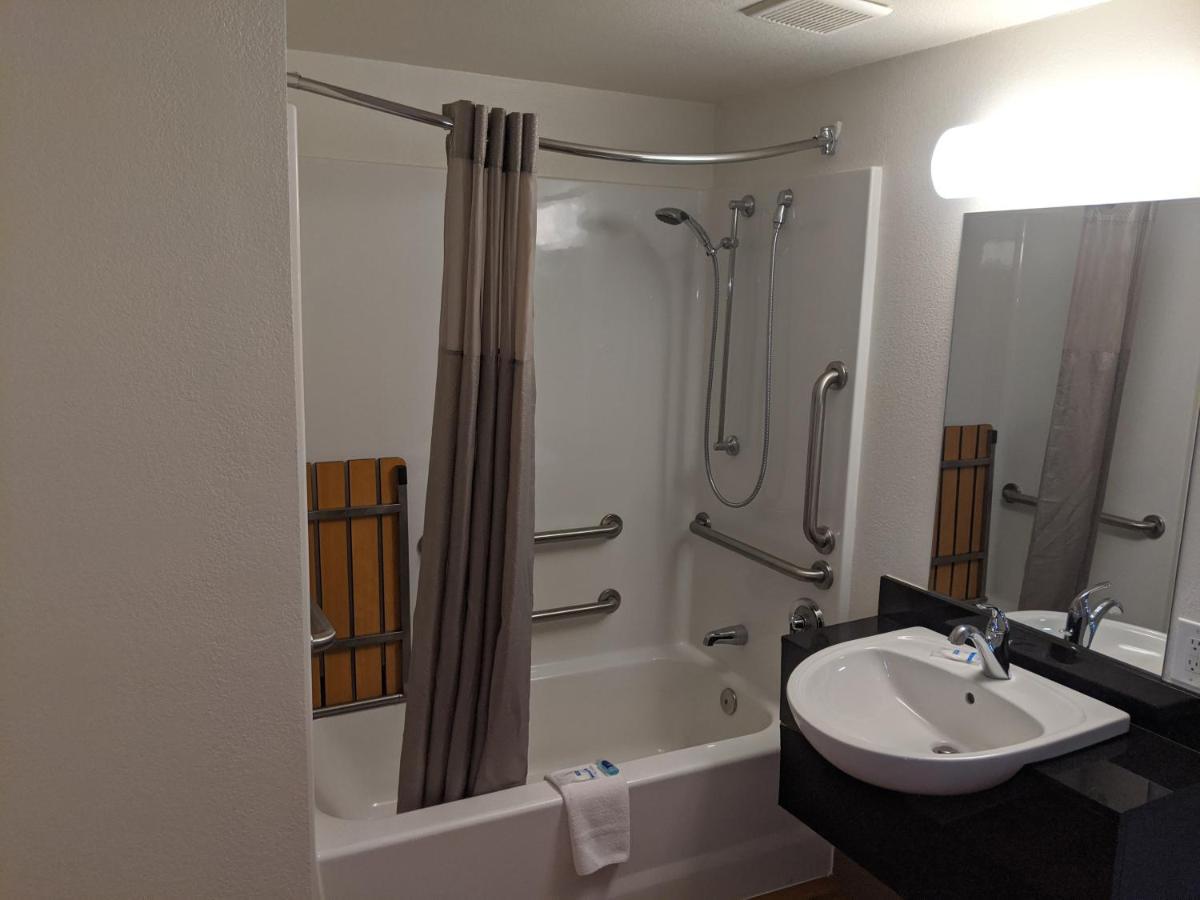 Rodeway Inn Алтуна Экстерьер фото