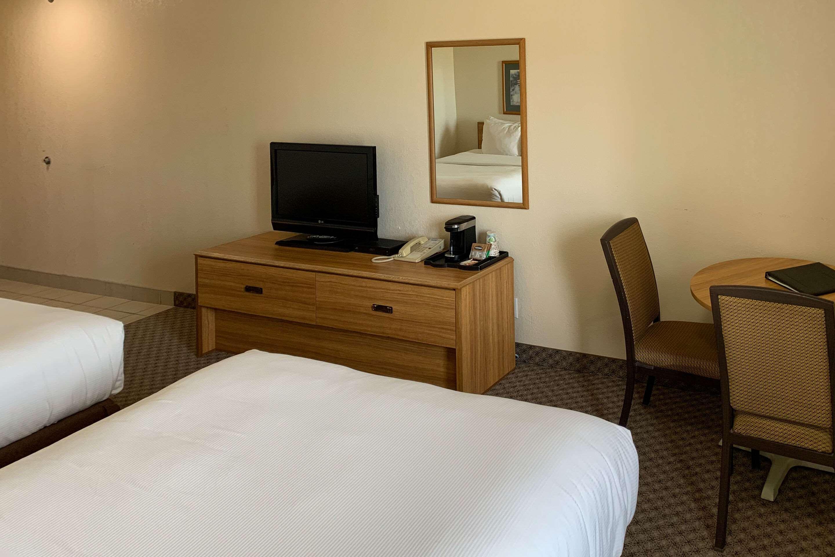 Rodeway Inn Алтуна Экстерьер фото