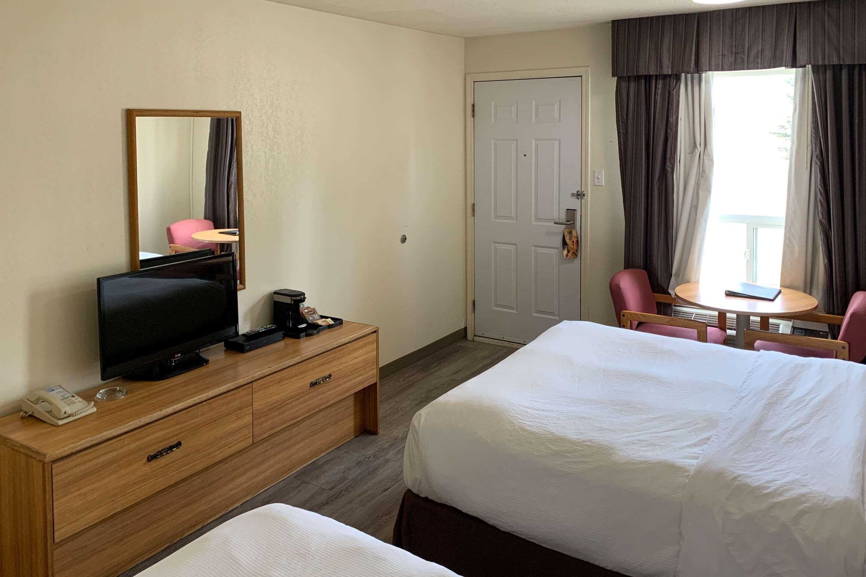 Rodeway Inn Алтуна Экстерьер фото